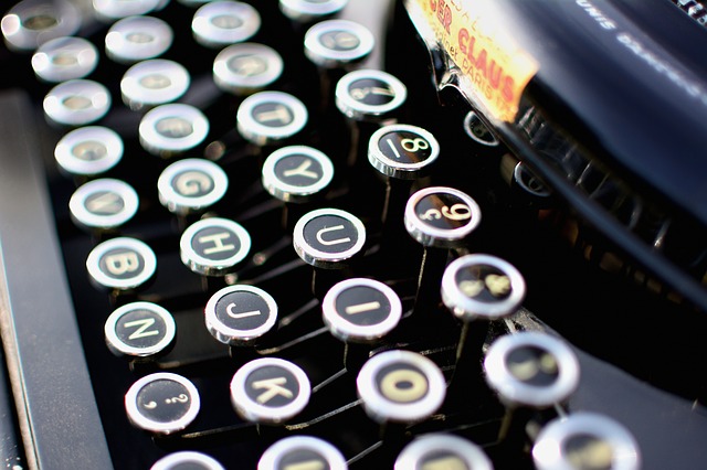 typewriter-1004433_640.jpg